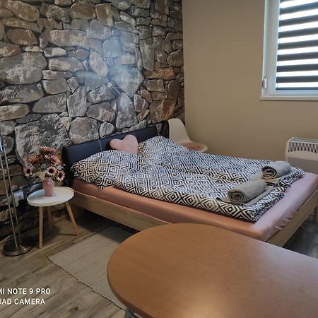 Desi Apartman Kaposvár Εξωτερικό φωτογραφία