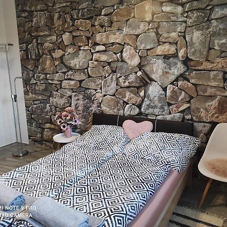 Desi Apartman Kaposvár Εξωτερικό φωτογραφία