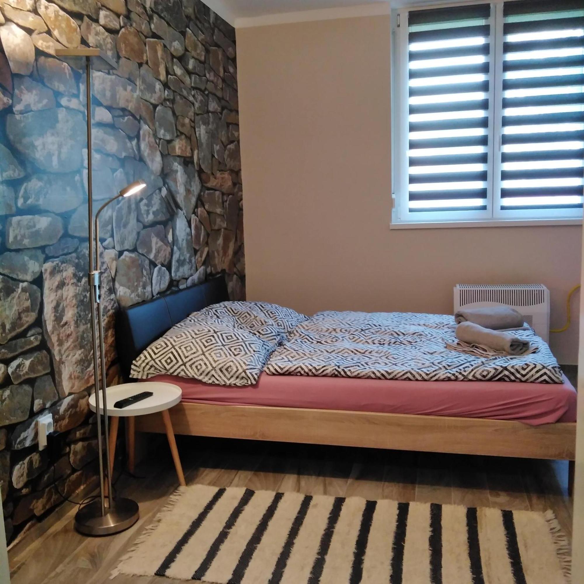 Desi Apartman Kaposvár Εξωτερικό φωτογραφία